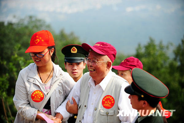 重阳节,老人,长寿面,西部计划志愿者,游园,登高,10月,毗卢寺,老教师,光荣院