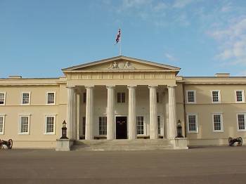 英国桑德赫斯特皇家军事学院主楼